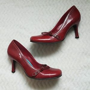 Final Sale 💐💐Steve Madden Red Heels